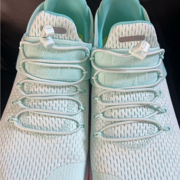 SOLD Women’s Size 10 - Nike Free RN Commuter 2017 Igloo / Night Purple-Aurora - Picture 4 of 8